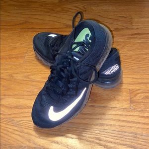 Women’s Nike air max’s, Like brand new.